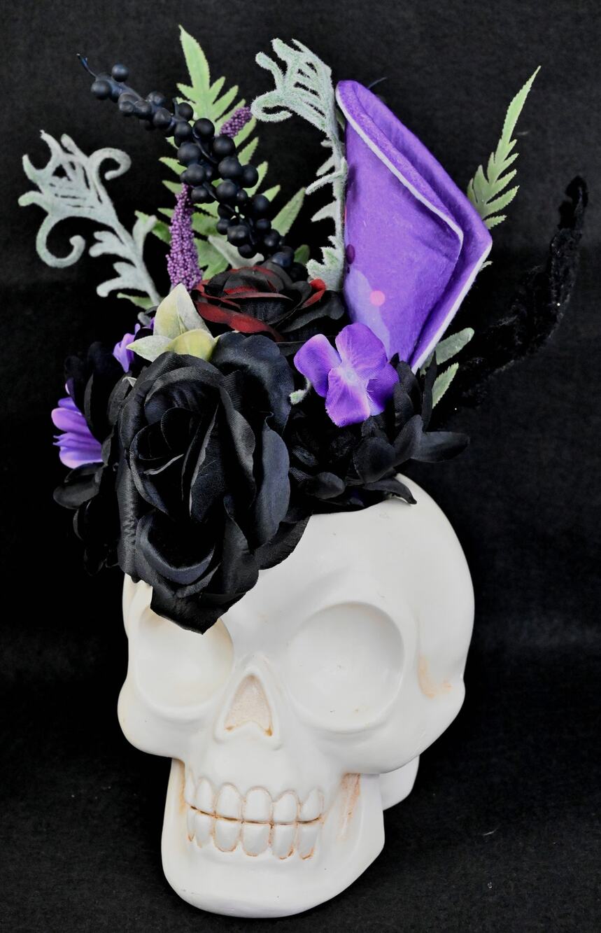 Hide & Eek Boutique Ghoulish Garden Arrangement Skull & Flowers